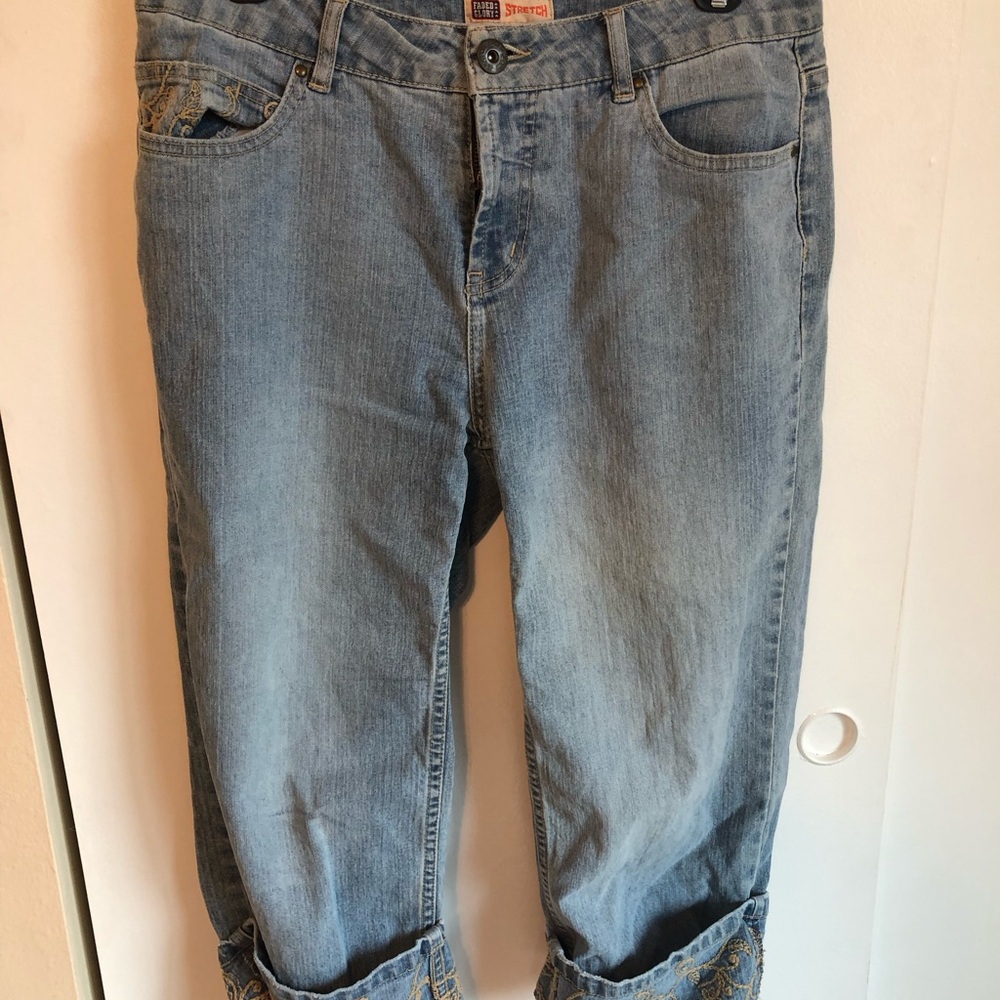 Adorable  Capri Jeans Sz Missy 4 Stretch